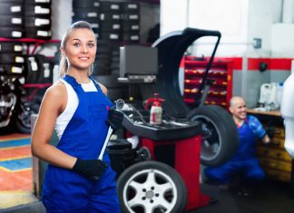 Car service: a visit to garage or DIY car repair?