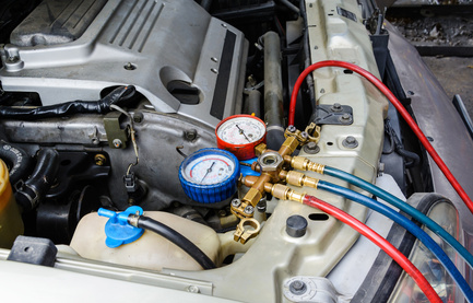 professional car repair of car air conditioning