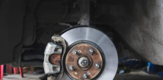 Brake discs and brake pads replacement