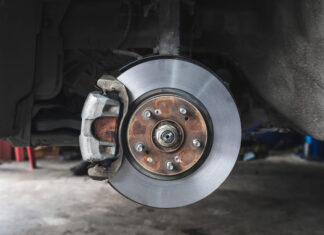 Brake discs and brake pads replacement