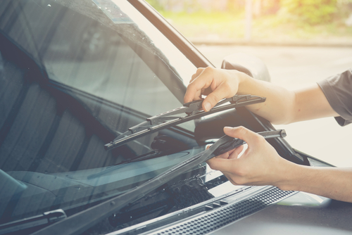 windscreen wipers check