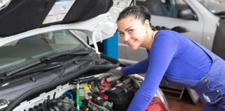 Engine valves worn out? This is how to check and replace them!