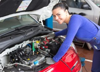 Engine valves worn out? This is how to check and replace them!