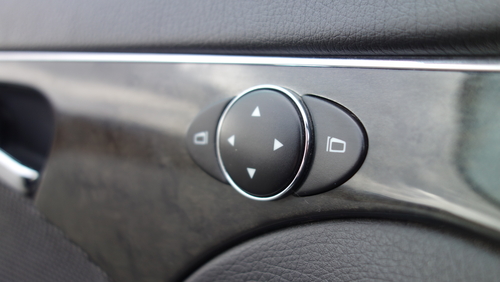how functions car wing mirror