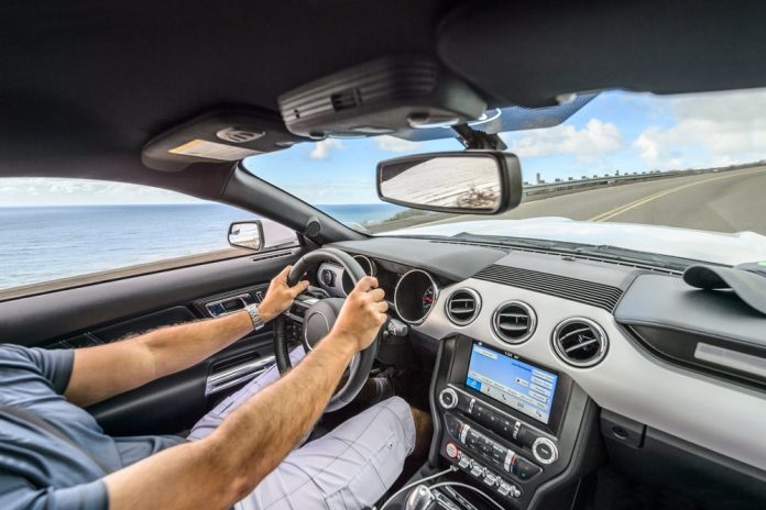 New car radio doesn't function – what now?