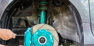 Painting the brake caliper: important detail and a real eye-catcher!