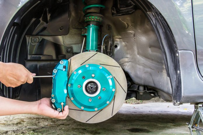 Painting the brake caliper: important detail and a real eye-catcher!