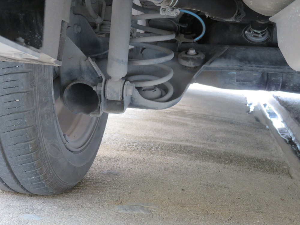 Replacing shock absorbers on the rear axle