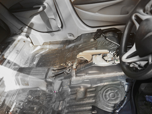 car cleaning with the vacuum cleaner