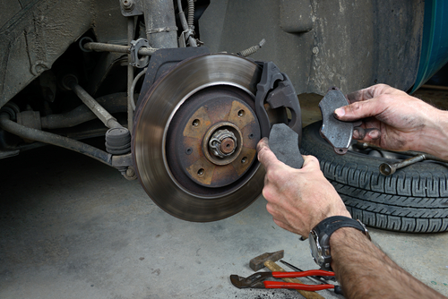 how to distinguish squeaking from grinding