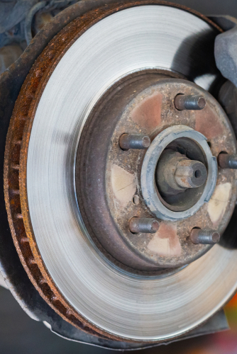 The minimum thickness of the brake disc