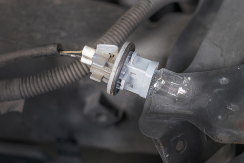 how to take out a broken bulb on your car