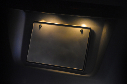 Replacing light bulbs in the interior and on the number plate light