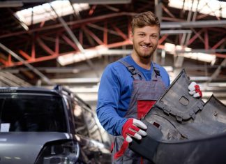 Replacing the wing & mudguard – patience and common sense guarantee success!