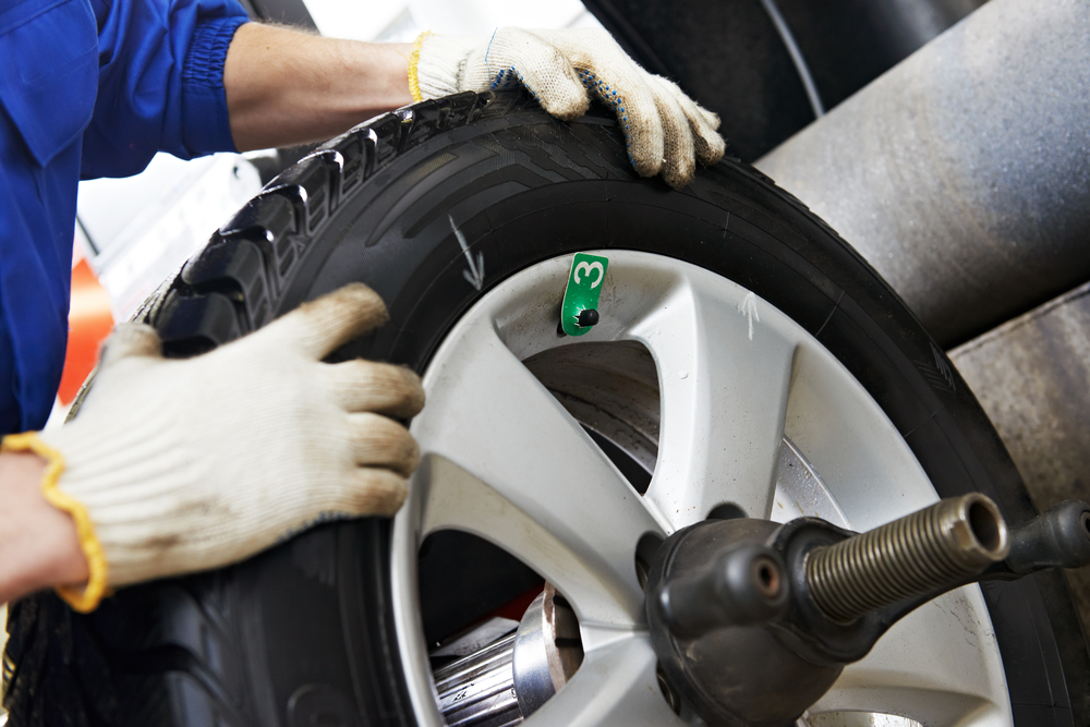 how to remove car wheel