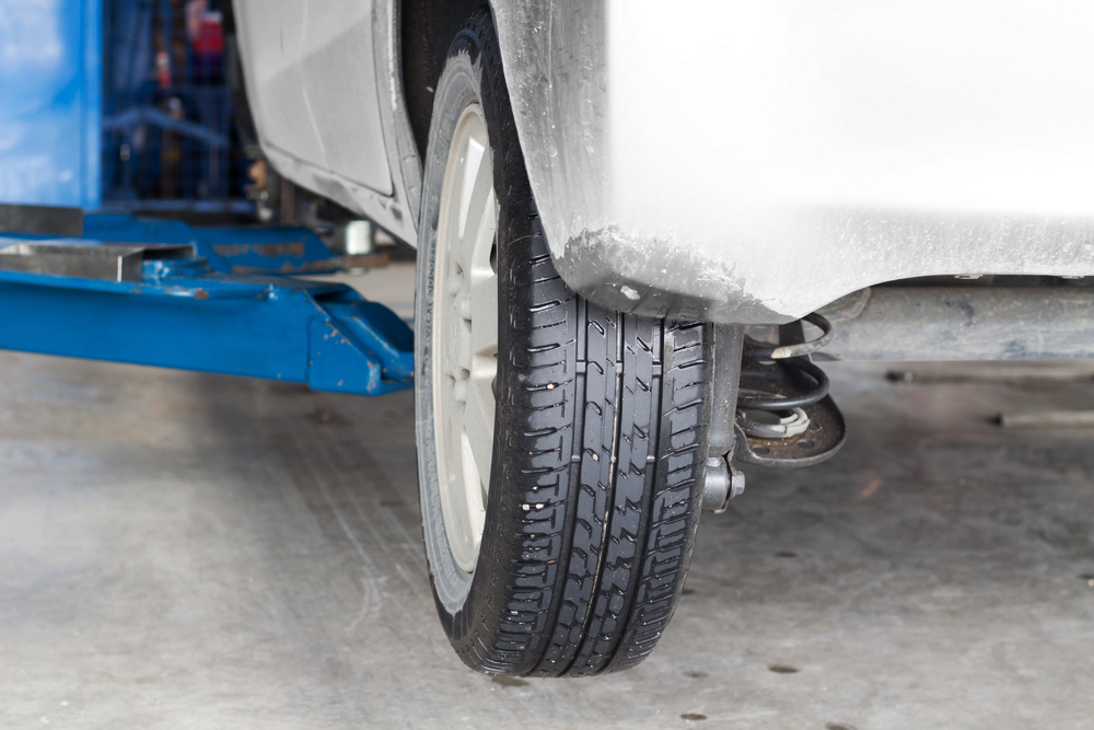 jack up a car by track widening