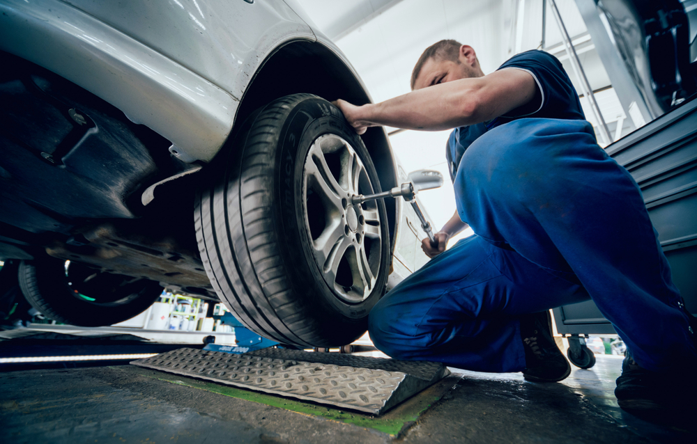 disadvantages of lowering the car