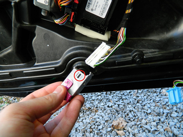 Adjust the LED interior lighting automatically