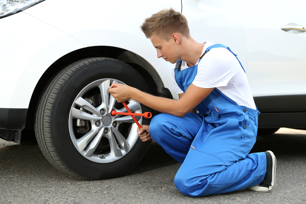 Fitting tyres axle by axle