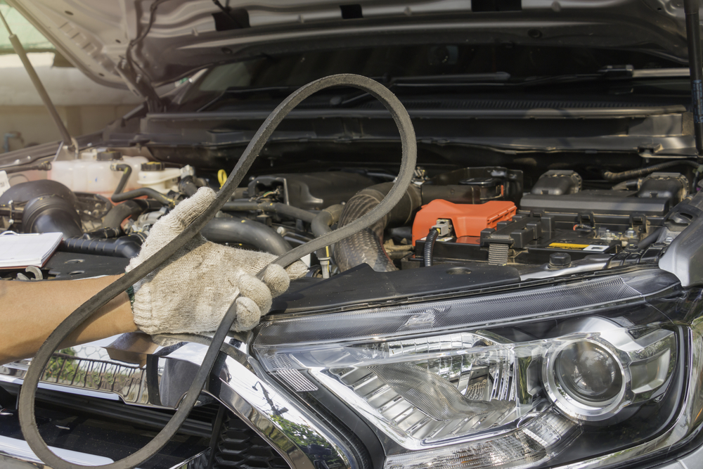 The engine rattles without starting