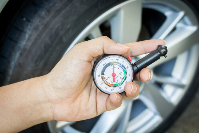 Safe driving with correct tyre air pressure