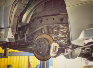 Changing the strut mount – Do it the right way!