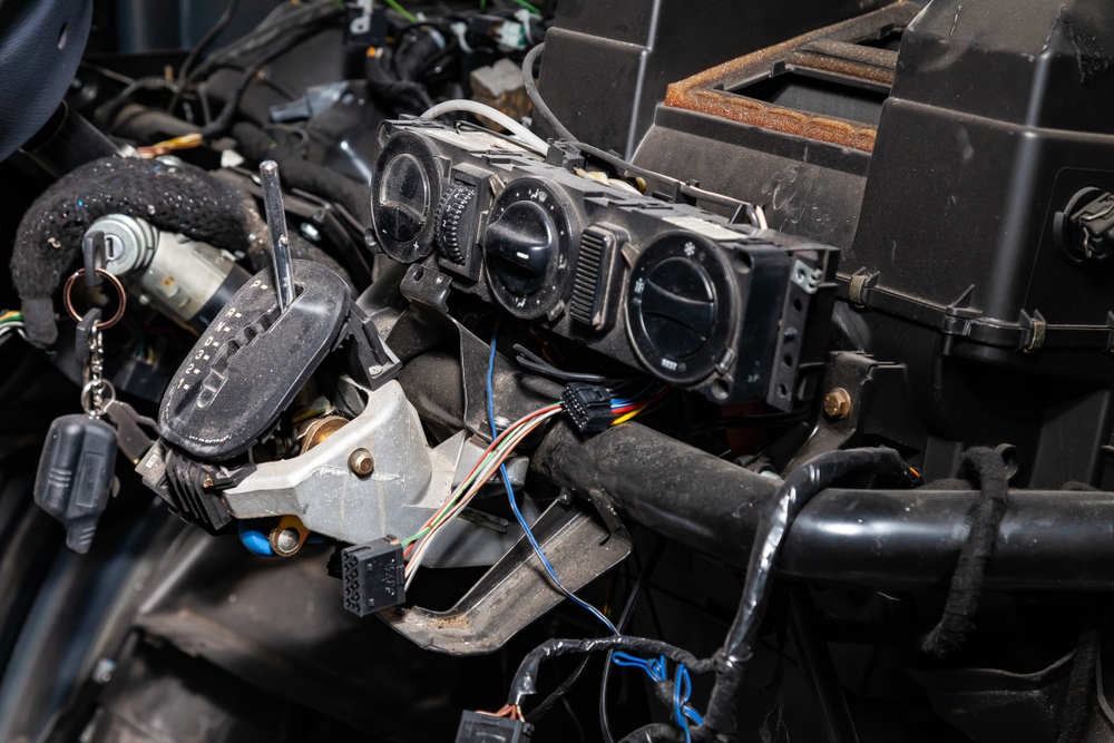  installation of a monitor on the dashboard