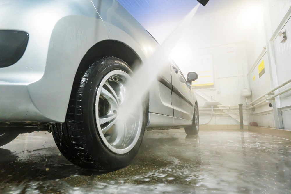 blasting the alloy wheel