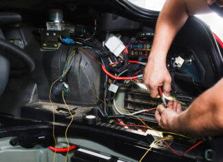 Laying the wiring harness in the car - a real pain in the neck