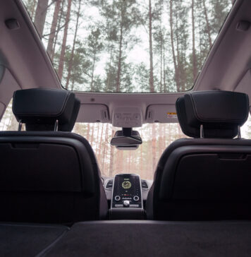 Let air and light into the car: Everything about the sunroof!