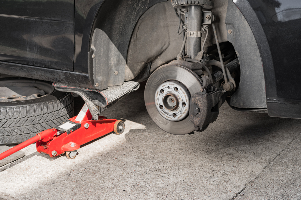 using hydraulic jacks
