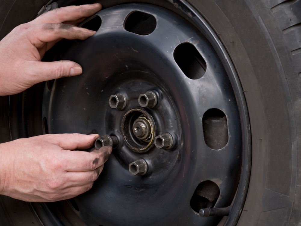 Steering flutter due to fault on the wheel itself